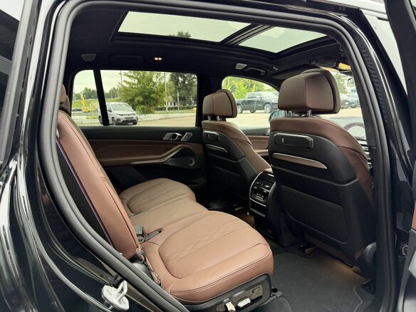 2026 BMW X7 40d I (G07) Рестайлинг, чёрный - вид 24