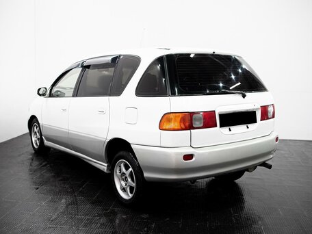 1997 Toyota Ipsum I (M10), белый, 465000 рублей, вид 4