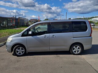 2007 Nissan Serena III (C25), серый, 700000 рублей, вид 4
