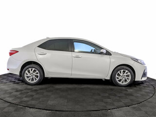 2017 Toyota Corolla XI (E160, E170, E180) Рестайлинг 1, белый, 1530000 рублей, вид 4