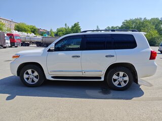 2013 Toyota Land Cruiser 200 Series Рестайлинг 1, белый, 4000000 рублей, вид 5