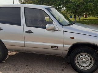2004 Chevrolet Niva I, серебристый, 430000 рублей, вид 4