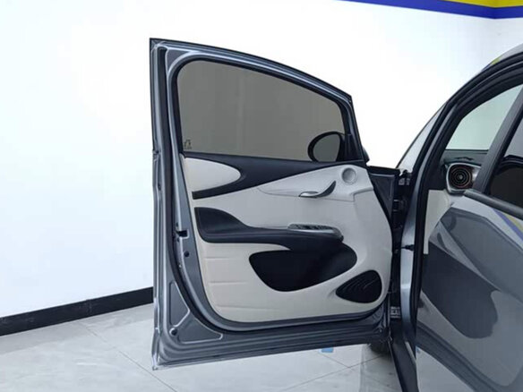 2023 BYD Dolphin 44.9 kWh I, серебристый - вид 6