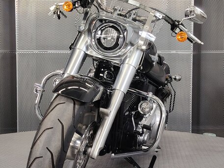 2017 Harley-Davidson Fat Boy, чёрный, 1769000 рублей, вид 3