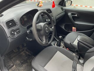2015 Volkswagen Polo V, серый, 530000 рублей, вид 4