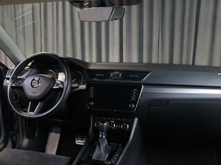 2017 Skoda Superb III, серый, 1599000 рублей, вид 5