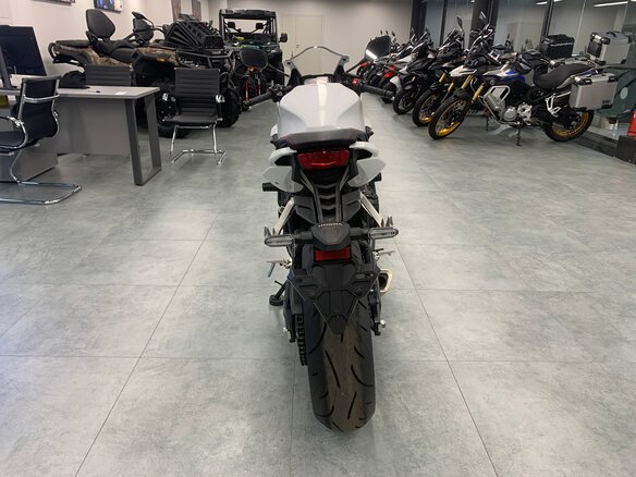 2022 Honda CBR 650R, белый, 1080000 рублей - вид 6