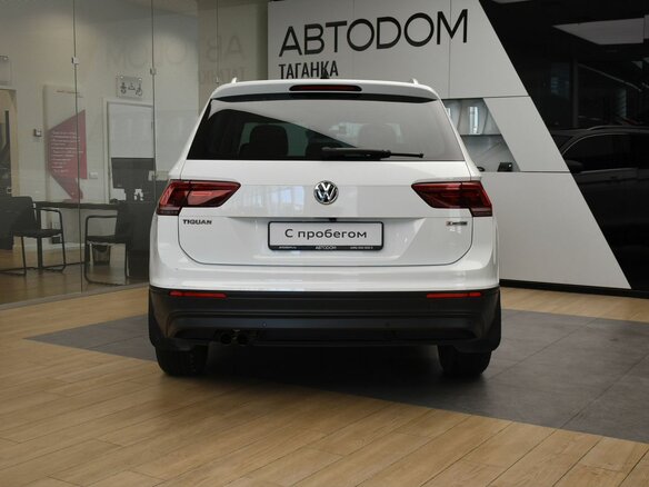 2019 Volkswagen Tiguan II, белый - вид 6