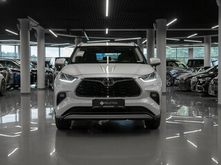 2026 Toyota Highlander IV (XU70), белый, 5450000 рублей, вид 3