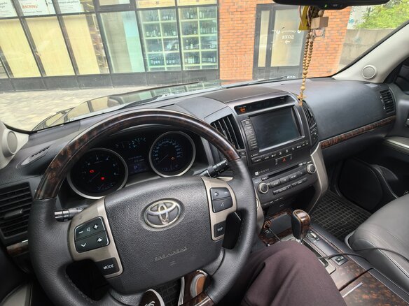 2010 Toyota Land Cruiser 200 Series, чёрный, 2800000 рублей - вид 4