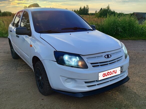 2013 Lada (ВАЗ) Granta I, белый, 260000 рублей - вид 2