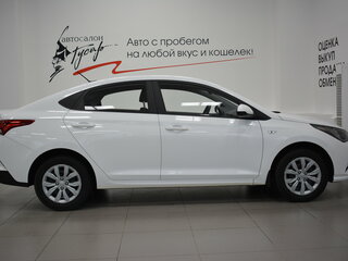 2021 Hyundai Solaris II Рестайлинг, белый, 1609000 рублей, вид 3