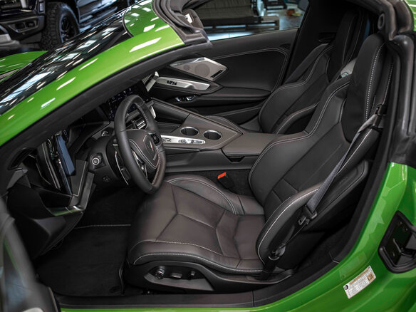 2026 Chevrolet Corvette Stingray C8, зелёный, 15627588 рублей - вид 25