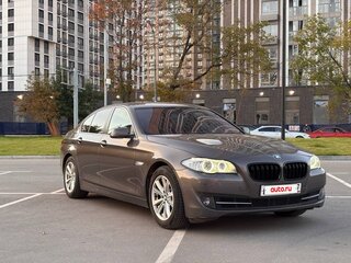 2013 BMW 5 серии 520i VI (F10/F11/F07), коричневый, 1580000 рублей, вид 2