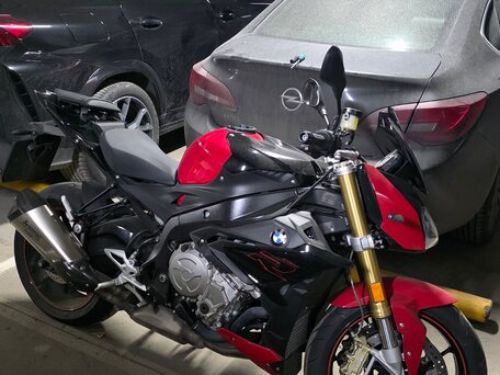 2018 BMW S 1000 R, красный, 1550000 рублей, вид 4