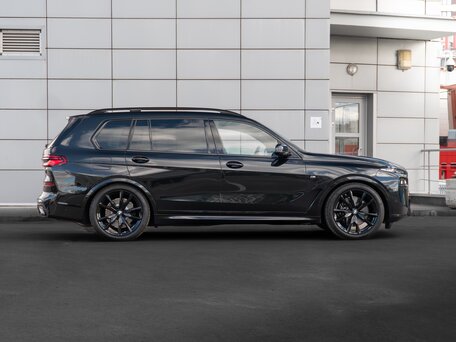 2026 BMW X7 40d I (G07) Рестайлинг, чёрный, 17590000 рублей, вид 4