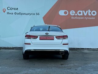 2019 Kia Optima IV Рестайлинг, белый, 1400000 рублей, вид 5