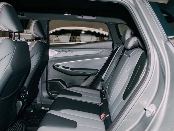 2026 Geely Cityray, серый, 3204990 рублей - вид 18