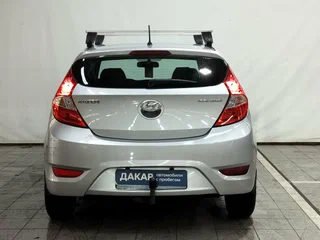 2014 Hyundai Solaris I, серебристый, 700000 рублей, вид 5