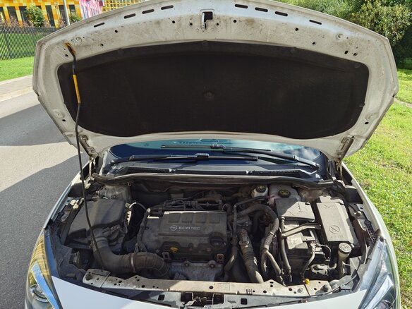 2014 Opel Astra GTC J Рестайлинг, белый, 950000 рублей - вид 14