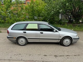 1999 Volvo V40 I Рестайлинг, серебристый, 370000 рублей, вид 3