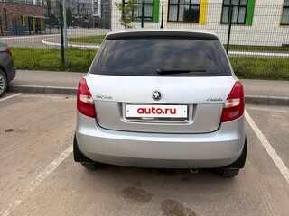 2013 Skoda Fabia II Рестайлинг, серебристый, 500000 рублей, вид 5