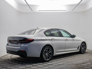 2021 BMW 5 серии 520d xDrive VII (G30/G31/G38) Рестайлинг, белый, 4370000 рублей, вид 5