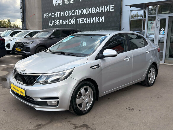 2015 Kia Rio III, серебристый, 790000 рублей - вид 3