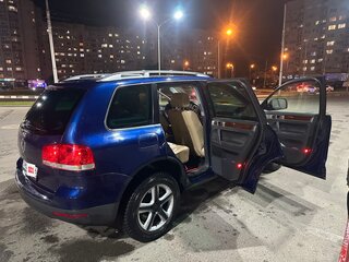 2006 Volkswagen Touareg I, синий, 655000 рублей, вид 4