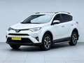 2018 Toyota RAV4 IV (XA40) Рестайлинг, белый, 1680000 рублей