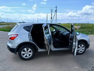 2011 Nissan Qashqai I Рестайлинг, серебристый, 830000 рублей, вид 4