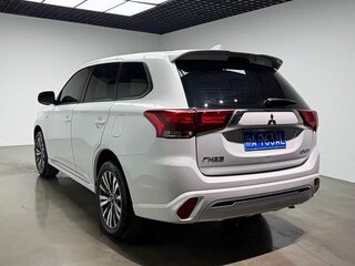 2022 Mitsubishi Outlander III Рестайлинг 3, белый, 2100111 рублей, вид 4
