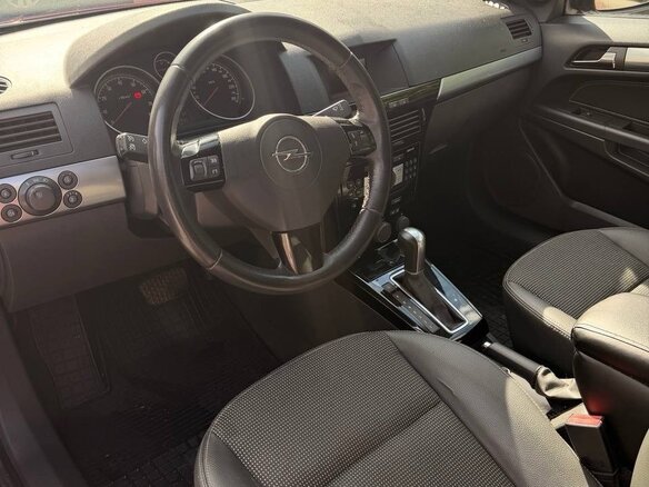 2007 Opel Astra GTC H Рестайлинг, красный, 750000 рублей - вид 10