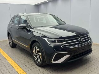 2023 Volkswagen Tiguan II Рестайлинг, чёрный, 2080000 рублей, вид 3