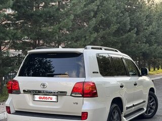 2013 Toyota Land Cruiser 200 Series Рестайлинг 1, белый, 4299000 рублей, вид 2