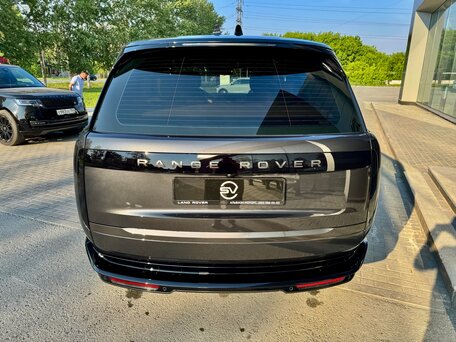 2024 Land Rover Range Rover P550e V, серый, 22400000 рублей, вид 3