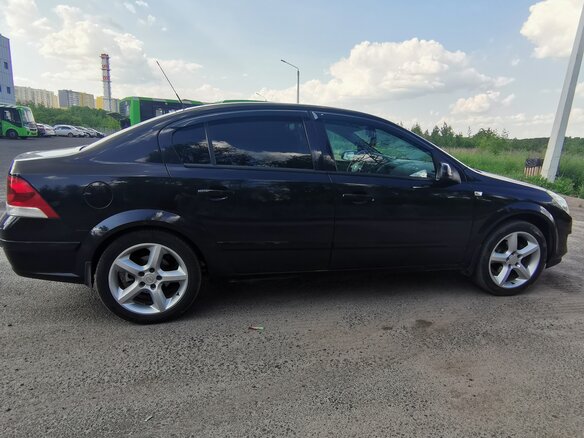 2008 Opel Astra H Рестайлинг, чёрный - вид 1
