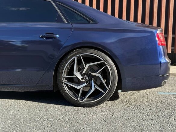 2013 Audi A8 Long III (D4), синий, 2300000 рублей - вид 16