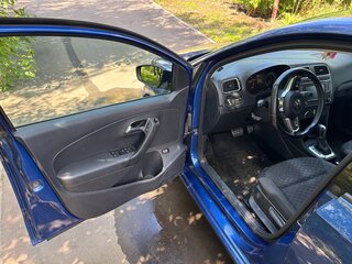 2018 Volkswagen Polo V Рестайлинг, синий, 1590000 рублей, вид 4
