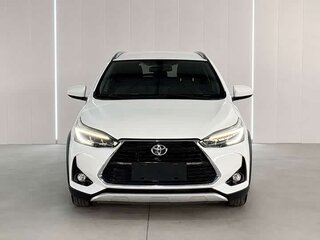 2022 Toyota Yaris L XP150 Рестайлинг, белый, 985000 рублей, вид 2
