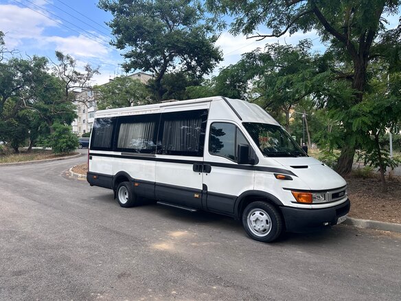 2003 Iveco Daily, белый, 960000 рублей - вид 2
