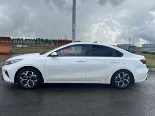 2021 Kia K3 II Рестайлинг, белый, 1950000 рублей, вид 5