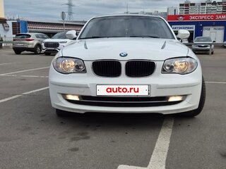 2010 BMW 1 серии 118i I (E81/E82/E87/E88) Рестайлинг, чёрный, 800000 рублей, вид 4