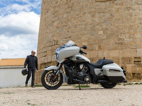 2026 Indian Chieftain, серый, 3990000 рублей, вид 5