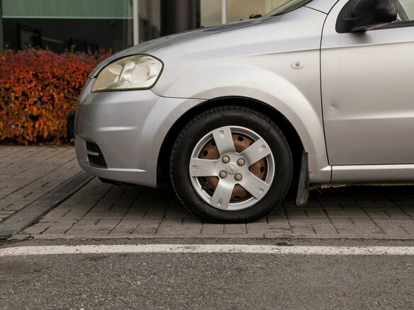 2008 Chevrolet Aveo I Рестайлинг, серебристый, 300000 рублей - вид 8