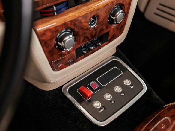 2006 Rolls-Royce Phantom Long VII, чёрный, 43500000 рублей - вид 15