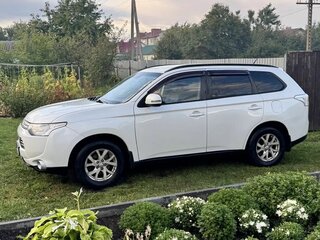 2013 Mitsubishi Outlander III, белый, 950000 рублей, вид 1