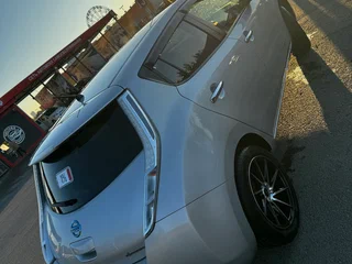 2016 Nissan Leaf (EM57) I (ZE0/AZE0), серый, 850000 рублей, вид 3