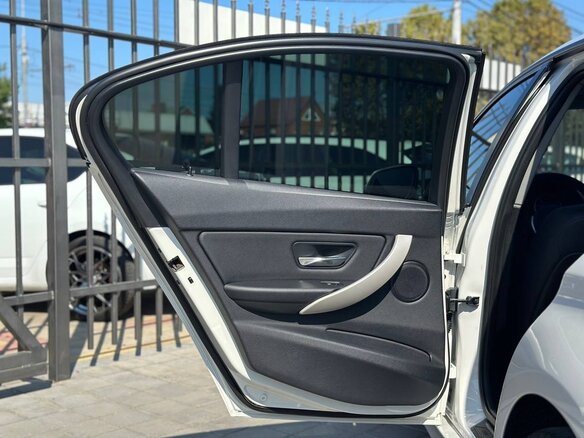 2014 BMW 3 серии 320i VI (F3x), белый - вид 13