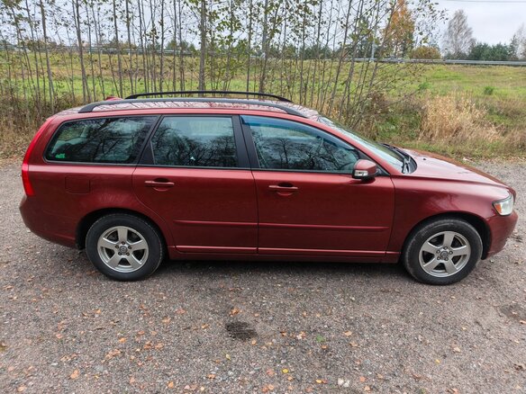 2009 Volvo V50 I Рестайлинг, пурпурный, 670000 рублей - вид 4